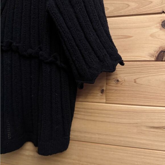 NWT Torrid Size 2 Black Tie Front Cropped Elbow Sleeve Shrug Cardigan - Picture 3 of 12